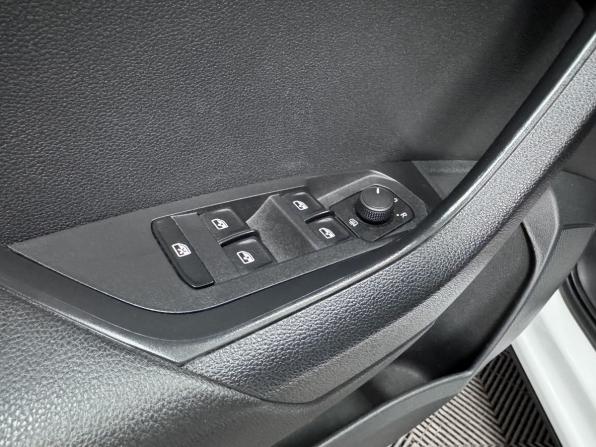 Skoda Karoq I с пробегом 2021 года, цена 1 733 000 рублей, 204960 км, внедорожник, Автокод Объявления
