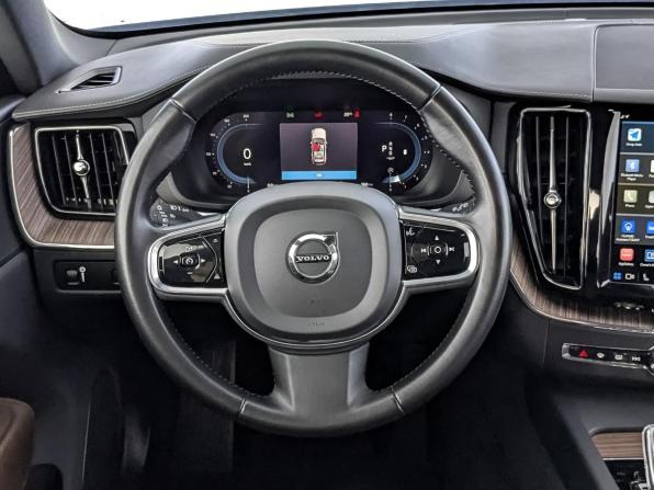 Volvo XC60 II Рестайлинг с пробегом 2021 года, цена 4 790 000 рублей, 46404 км, внедорожник, Автокод Объявления
