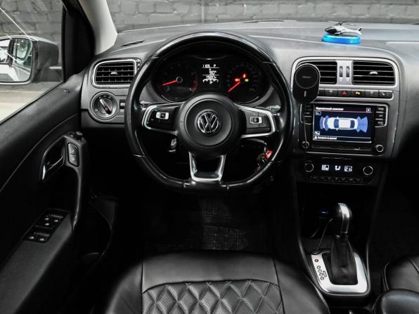 Volkswagen Polo V Рестайлинг с пробегом 2019 года, цена 1 000 000 рублей, 145295 км, седан, Автокод Объявления