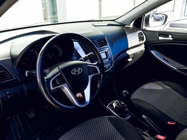 Hyundai Solaris I Рестайлинг с пробегом 2016 года, цена 789 000 рублей, 135571 км, седан, Автокод Объявления