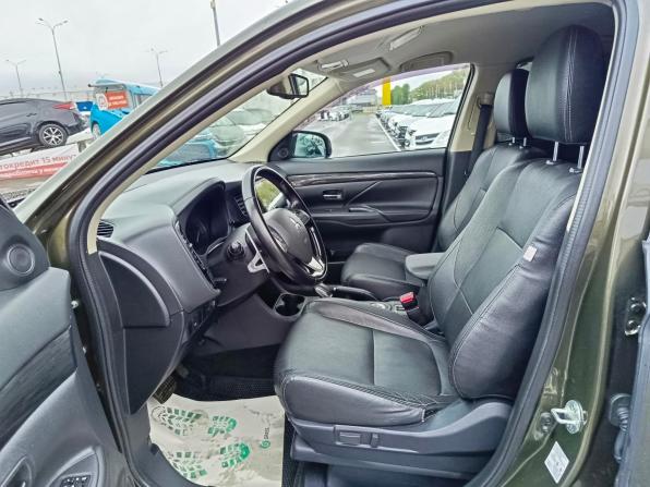 Mitsubishi Outlander III Рестайлинг 2 с пробегом 2016 года, цена 1 699 995 рублей, 235333 км, внедорожник, Автокод Объявления