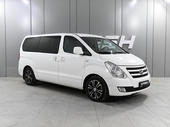 Hyundai H-1 II Рестайлинг с пробегом 2016 года, цена 2 259 000 рублей, 305916 км, минивэн, Автокод Объявления