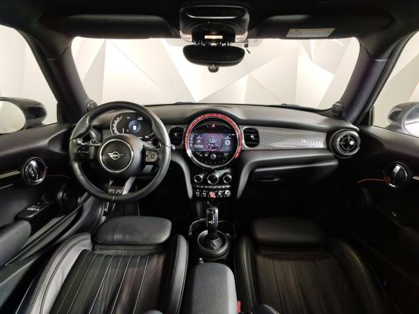 Mini Hatch III (F55/F56) Рестайлинг 2 с пробегом 2022 года, цена 3 300 000 рублей, 56066 км, хэтчбек, Автокод Объявления