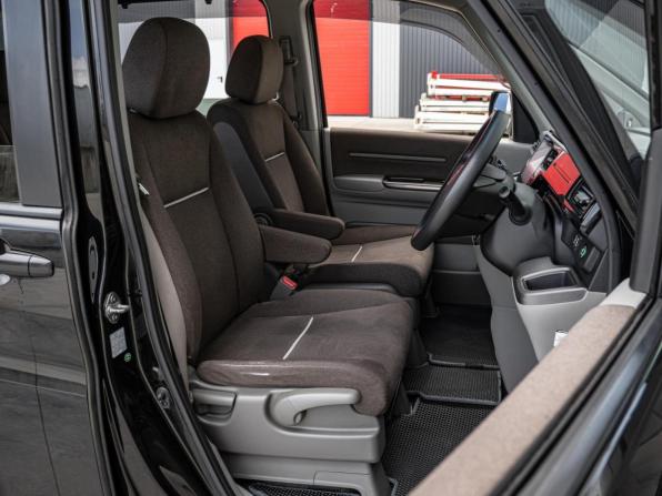 Honda Stepwgn V с пробегом 2015 года, цена 1 530 000 рублей, 190220 км, минивэн, Автокод Объявления