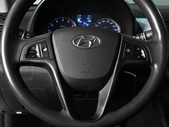 Hyundai Solaris I Рестайлинг с пробегом 2016 года, цена 1 079 000 рублей, 176512 км, седан, Автокод Объявления