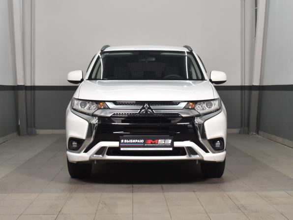 Mitsubishi Outlander III Рестайлинг 3 с пробегом 2022 года, цена 2 399 999 рублей, 8755 км, внедорожник, Автокод Объявления
