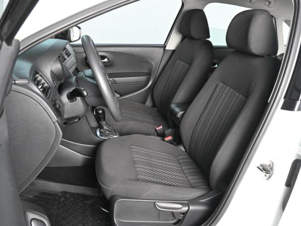 Volkswagen Polo V Рестайлинг с пробегом 2018 года, цена 1 390 000 рублей, 111278 км, седан, Автокод Объявления