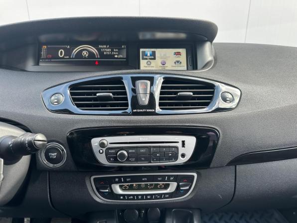 Renault Scenic III Рестайлинг 2 с пробегом 2013 года, цена 1 490 000 рублей, 177000 км, минивэн, Автокод Объявления