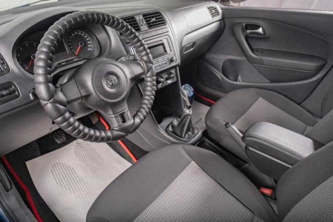 Volkswagen Polo V Рестайлинг с пробегом 2015 года, цена 899 000 рублей, 206000 км, седан, Автокод Объявления