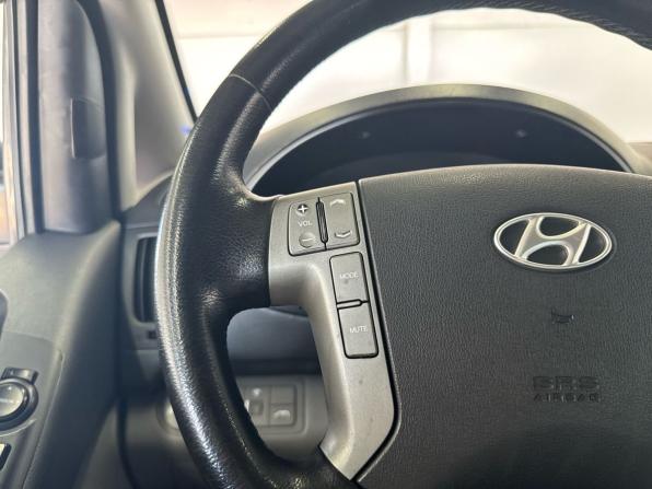 Hyundai H-1 II с пробегом 2012 года, цена 1 499 000 рублей, 223000 км, минивэн, Автокод Объявления