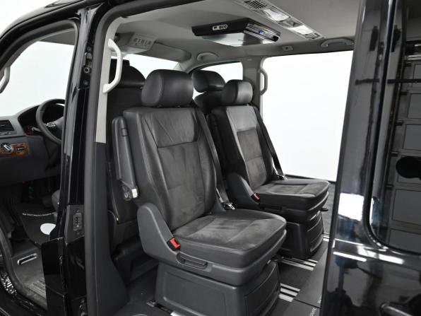 Volkswagen Multivan T5 Рестайлинг с пробегом 2011 года, цена 1 599 000 рублей, 155000 км, минивэн, Автокод Объявления