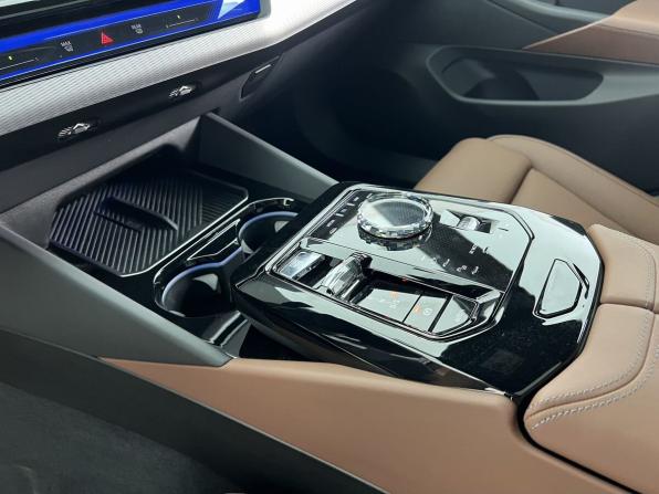 BMW 5 серии VIII (G60/G61/G68) с пробегом 2023 года, цена 7 770 000 рублей, 12800 км, седан, Автокод Объявления