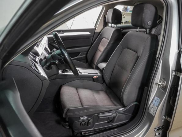 Volkswagen Passat B8 с пробегом 2017 года, цена 1 909 000 рублей, 171988 км, седан, Автокод Объявления