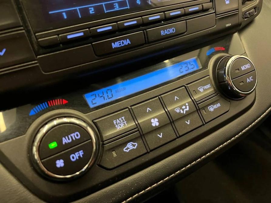 Toyota RAV4 IV (XA40) Рестайлинг Челябинск  - изображение 18