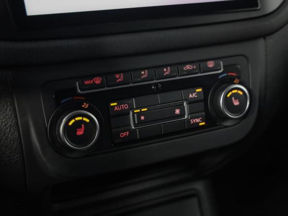 Volkswagen Tiguan I Рестайлинг с пробегом 2012 года, цена 989 000 рублей, 134512 км, внедорожник, Автокод Объявления
