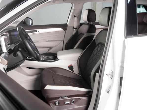 Volkswagen Tavendor I с пробегом 2023 года, цена 4 812 000 рублей, 52421 км, внедорожник, Автокод Объявления