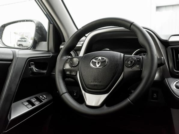 Toyota RAV4 IV (XA40) Рестайлинг с пробегом 2016 года, цена 2 240 000 рублей, 90392 км, внедорожник, Автокод Объявления