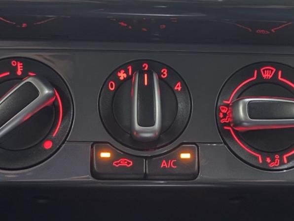 Volkswagen Polo V Рестайлинг с пробегом 2019 года, цена 1 525 000 рублей, 56360 км, седан, Автокод Объявления