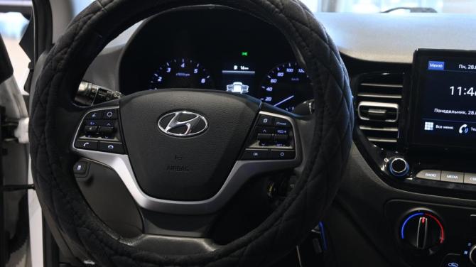 Hyundai Solaris II Рестайлинг с пробегом 2021 года, цена 1 320 000 рублей, 171501 км, седан, Автокод Объявления