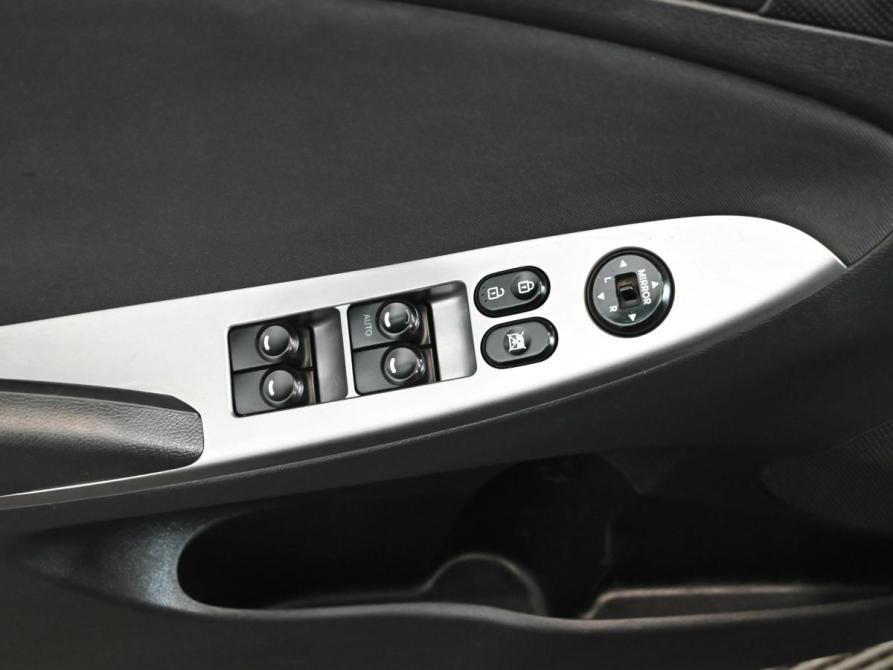 Hyundai Solaris I Рестайлинг Екатеринбург  - изображение 13