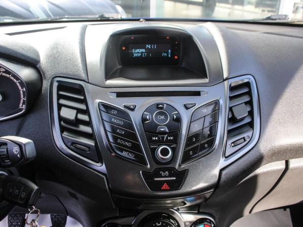 Ford Fiesta Mk6 Рестайлинг с пробегом 2016 года, цена 795 000 рублей, 71554 км, хэтчбек, Автокод Объявления