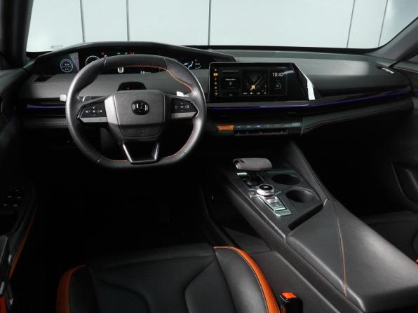 Changan UNI-V I с пробегом 2023 года, цена 2 485 000 рублей, 50819 км, лифтбек, Автокод Объявления