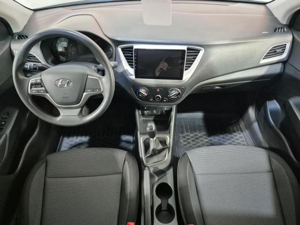 Hyundai Solaris II Рестайлинг с пробегом 2021 года, цена 1 697 000 рублей, 43000 км, седан, Автокод Объявления