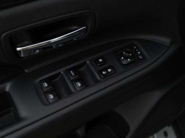 Mitsubishi Outlander III Рестайлинг 2 с пробегом 2017 года, цена 1 999 077 рублей, 243640 км, внедорожник, Автокод Объявления