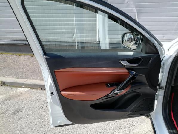 Lada (ВАЗ) Vesta I Рестайлинг (NG) с пробегом 2024 года, цена 1 379 000 рублей, 24689 км, универсал, Автокод Объявления