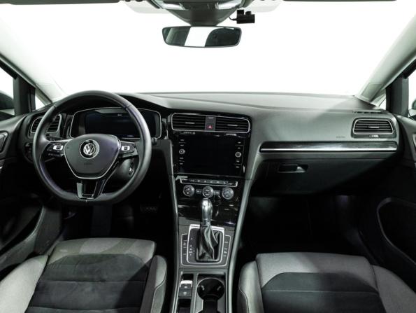 Volkswagen Golf VII Рестайлинг с пробегом 2018 года, цена 1 989 000 рублей, 119218 км, хэтчбек, Автокод Объявления