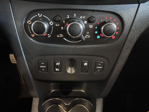 Renault Logan II Рестайлинг с пробегом 2020 года, цена 895 000 рублей, 124249 км, седан, Автокод Объявления