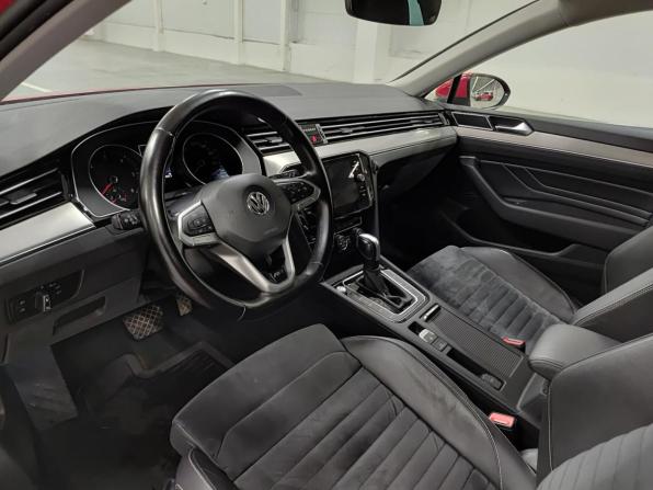 Volkswagen Passat B8 Рестайлинг с пробегом 2020 года, цена 3 000 000 рублей, 102743 км, универсал, Автокод Объявления