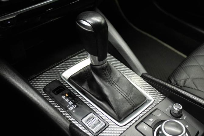 Mazda 6 III (GJ) Рестайлинг с пробегом 2015 года, цена 1 539 000 рублей, 237236 км, седан, Автокод Объявления