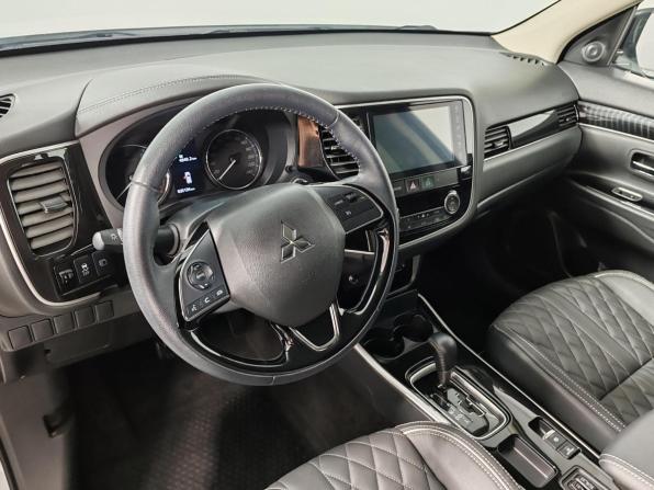 Mitsubishi Outlander III Рестайлинг 3 с пробегом 2022 года, цена 2 549 000 рублей, 35133 км, внедорожник, Автокод Объявления