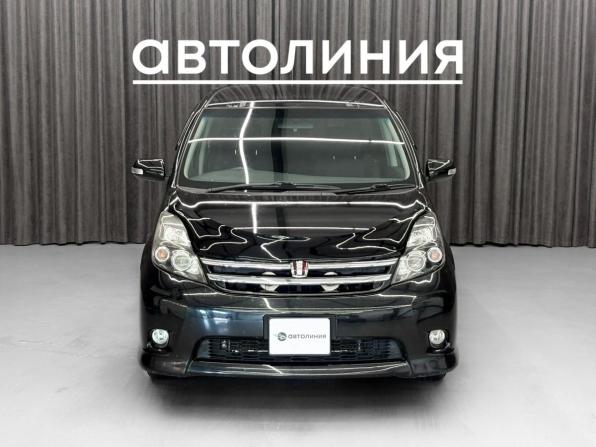 Toyota ISis I Рестайлинг с пробегом 2011 года, цена 1 220 000 рублей, 151000 км, минивэн, Автокод Объявления