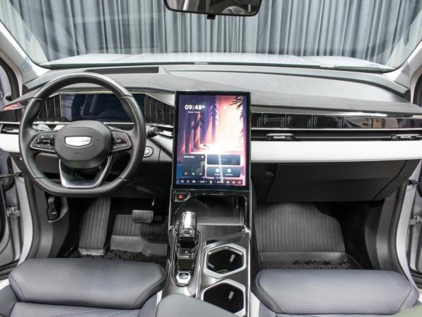 Geely Atlas II с пробегом 2024 года, цена 3 249 000 рублей, 27686 км, внедорожник, Автокод Объявления
