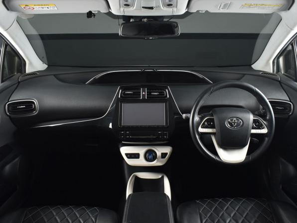 Toyota Prius IV (XW50) с пробегом 2016 года, цена 1 664 997 рублей, 155198 км, лифтбек, Автокод Объявления