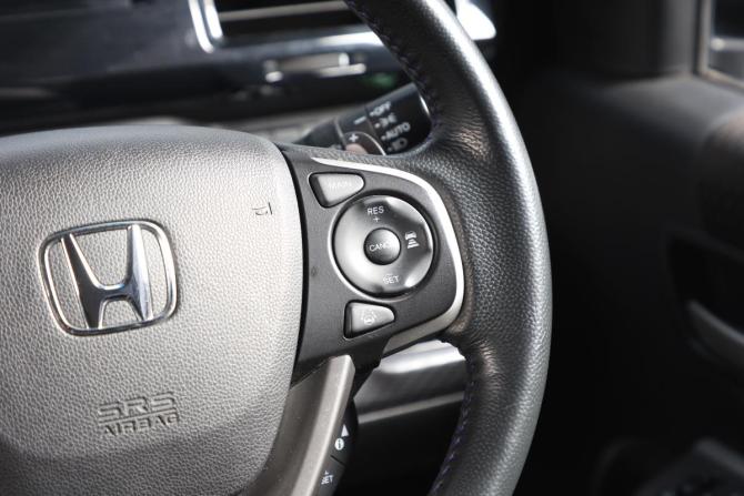 Honda Stepwgn V Рестайлинг с пробегом 2019 года, цена 2 489 000 рублей, 74121 км, минивэн, Автокод Объявления
