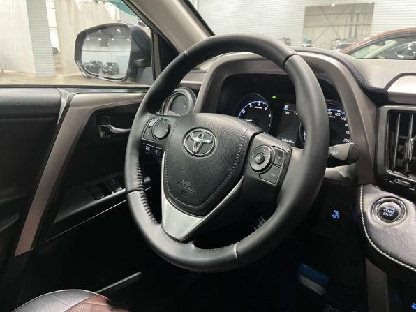 Toyota RAV4 IV (XA40) Рестайлинг с пробегом 2017 года, цена 2 374 000 рублей, 142623 км, внедорожник, Автокод Объявления