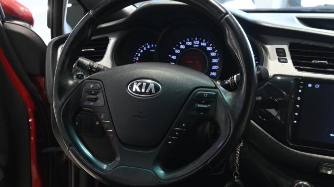 Kia Ceed II с пробегом 2015 года, цена 895 000 рублей, 157973 км, хэтчбек, Автокод Объявления