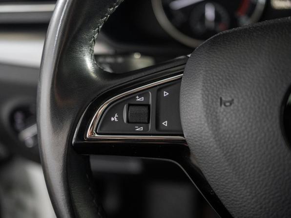 Skoda Superb III с пробегом 2016 года, цена 2 130 000 рублей, 109929 км, лифтбек, Автокод Объявления