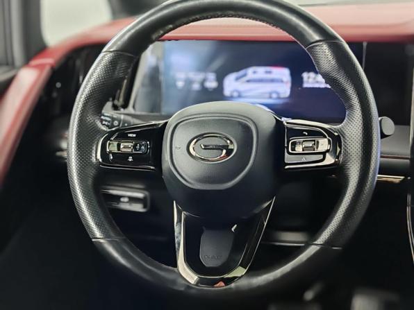 GAC M8 с пробегом 2024 года, цена 4 299 000 рублей, 53943 км, минивэн, Автокод Объявления