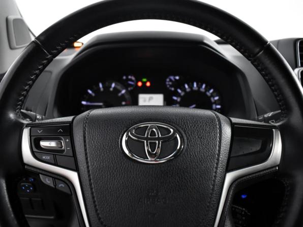 Toyota Land Cruiser Prado 150 Series Рестайлинг 2 с пробегом 2019 года, цена 4 990 000 рублей, 72135 км, внедорожник, Автокод Объявления
