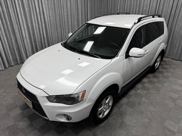 Mitsubishi Outlander II Рестайлинг с пробегом 2011 года, цена 1 250 000 рублей, 263114 км, внедорожник, Автокод Объявления
