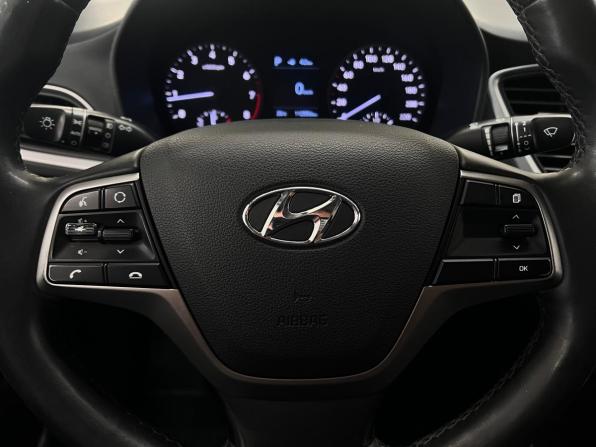 Hyundai Solaris II с пробегом 2017 года, цена 1 300 000 рублей, 112529 км, седан, Автокод Объявления