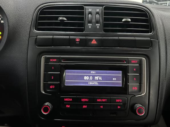 Volkswagen Polo V Рестайлинг с пробегом 2016 года, цена 1 160 000 рублей, 110234 км, седан, Автокод Объявления