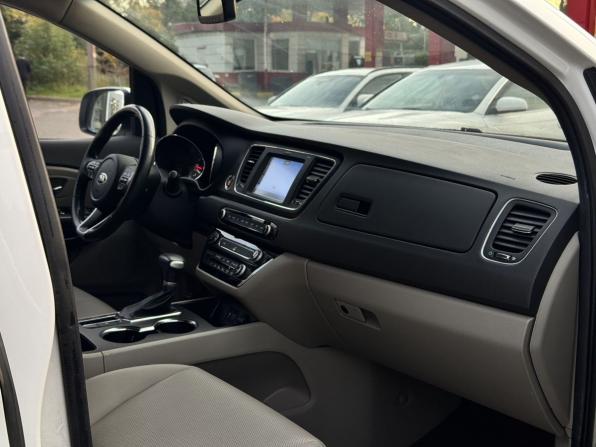 Kia Carnival III с пробегом 2020 года, цена 2 800 000 рублей, 136500 км, минивэн, Автокод Объявления