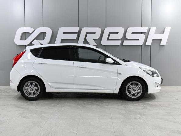 Hyundai Solaris I Рестайлинг с пробегом 2015 года, цена 999 000 рублей, 153590 км, хэтчбек, Автокод Объявления