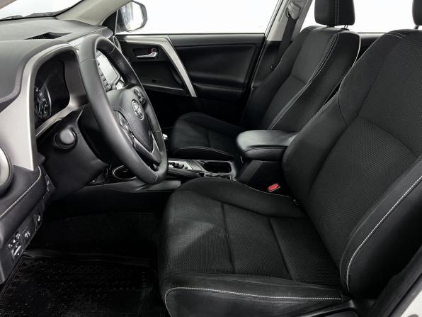 Toyota RAV4 IV (XA40) Рестайлинг с пробегом 2017 года, цена 2 279 000 рублей, 144000 км, внедорожник, Автокод Объявления