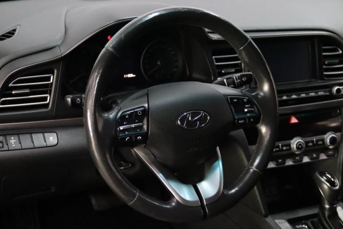 Hyundai Elantra VI (AD) Рестайлинг с пробегом 2019 года, цена 1 665 650 рублей, 111956 км, седан, Автокод Объявления